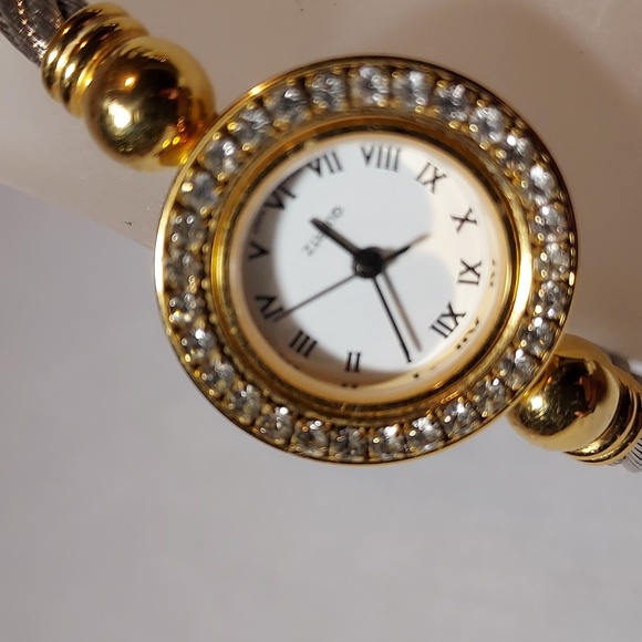 Vintage Avon Watch Silver & Gold Twist Design With Rhinestones Matching Bracelet - Picture 10 of 10
